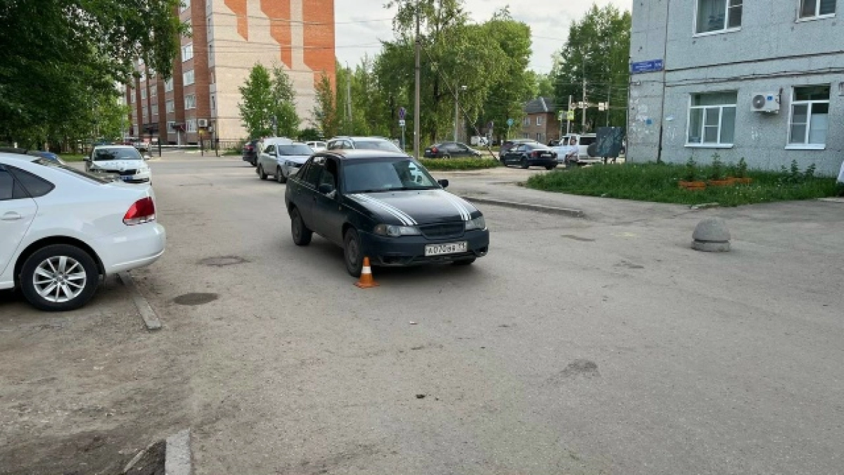 В Сыктывкаре за вечер 22 мая под колеса машин попали двое детей
