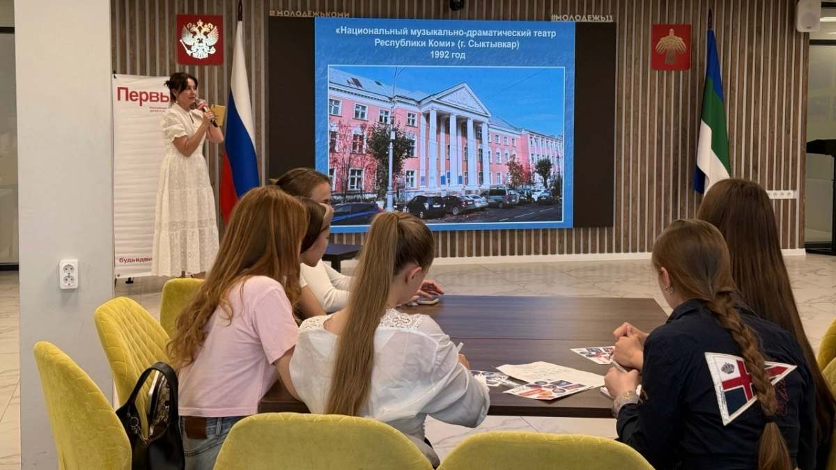 Детям о храме Мельпомены: активисты «Движения Первых» ответили на вопросы «Театральной олимпиады»