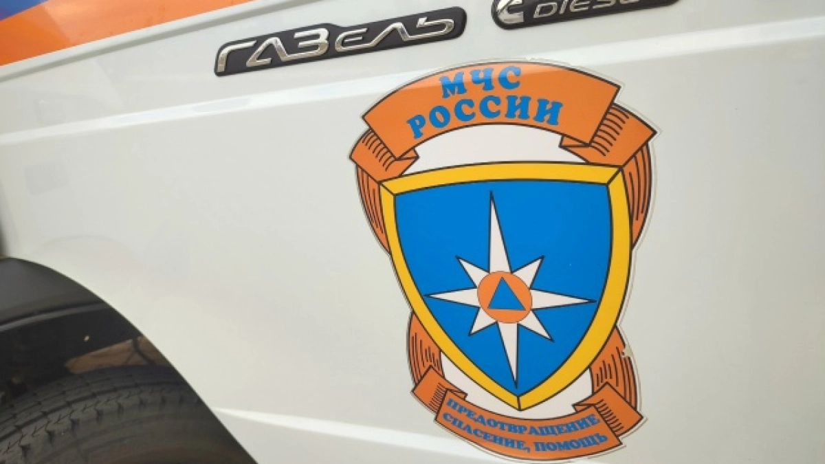 В Сыктывкаре спасатели второй день обследуют акваторию реки Сысолы в поисках утонувшей 18-летней девушки