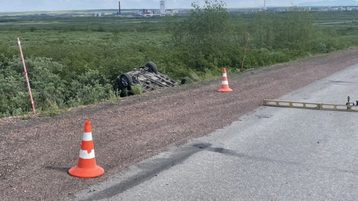 В Коми 58-летний водитель Chevrolet съехал в кювет и перевернулся