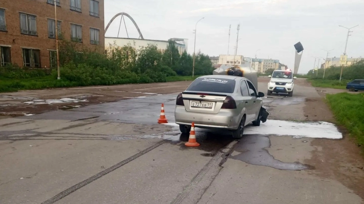В Коми нетрезвый автомобилист на Opel въехал в попутную машину