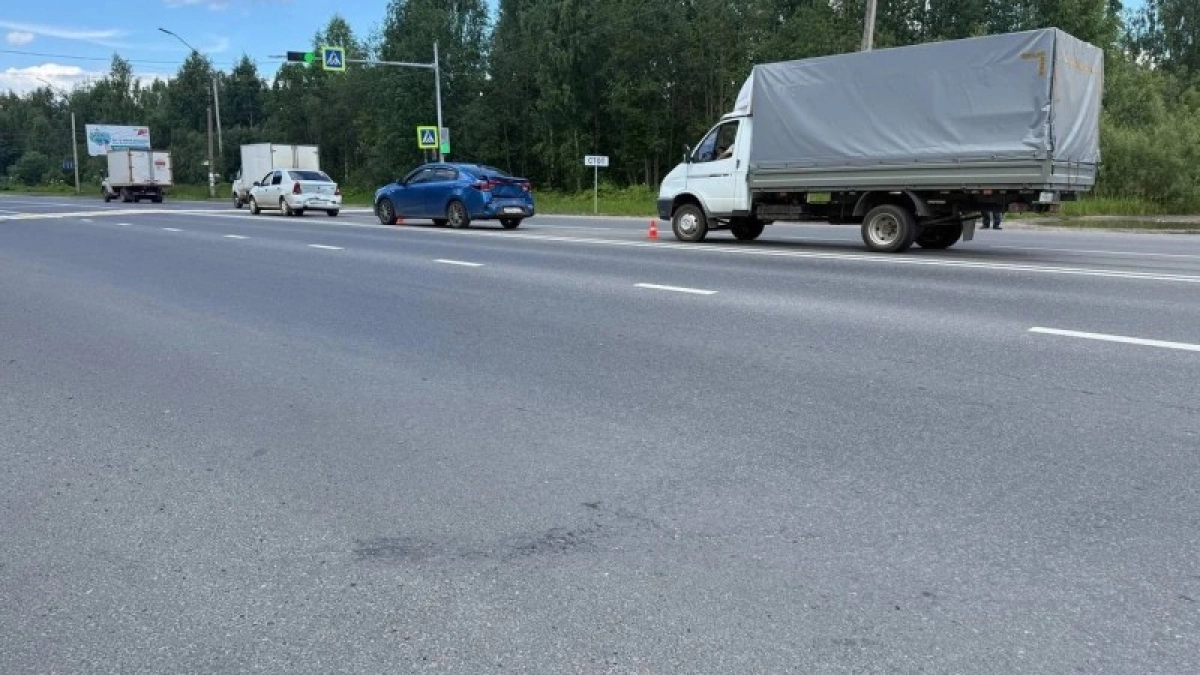 В Сыктывкаре произошло тройное ДТП: один из водителей пострадал 