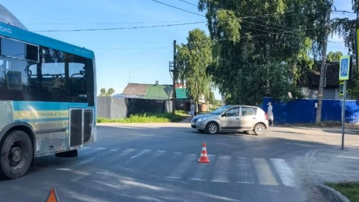 В Сыктывкаре иномарка сбила женщину на пешеходном переходе