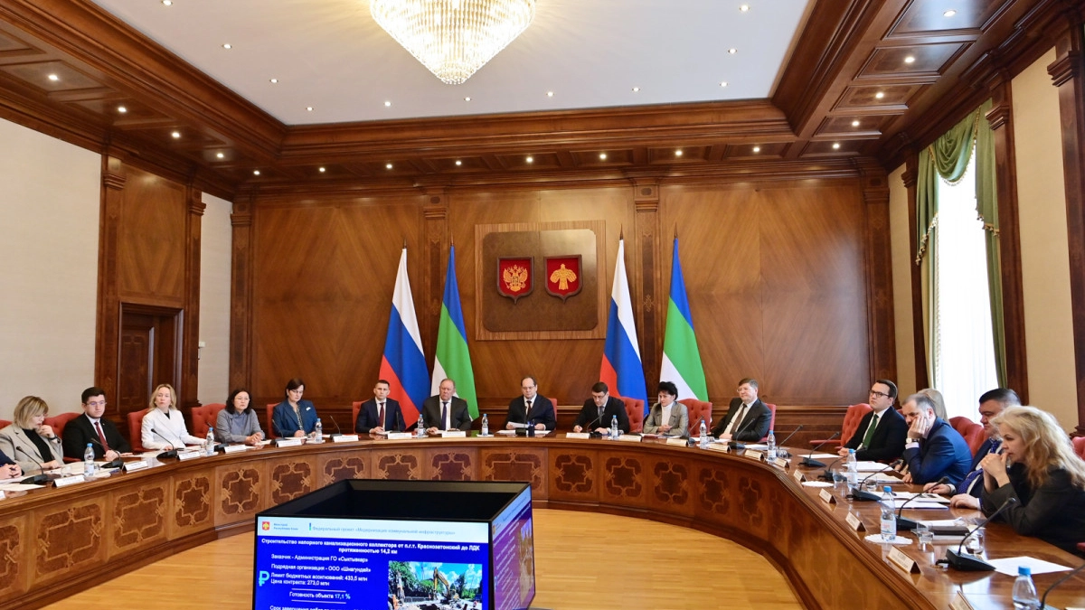 Глава Коми потребовал от подрядчиков устранить отставания по 16 стройкам соцобъектов