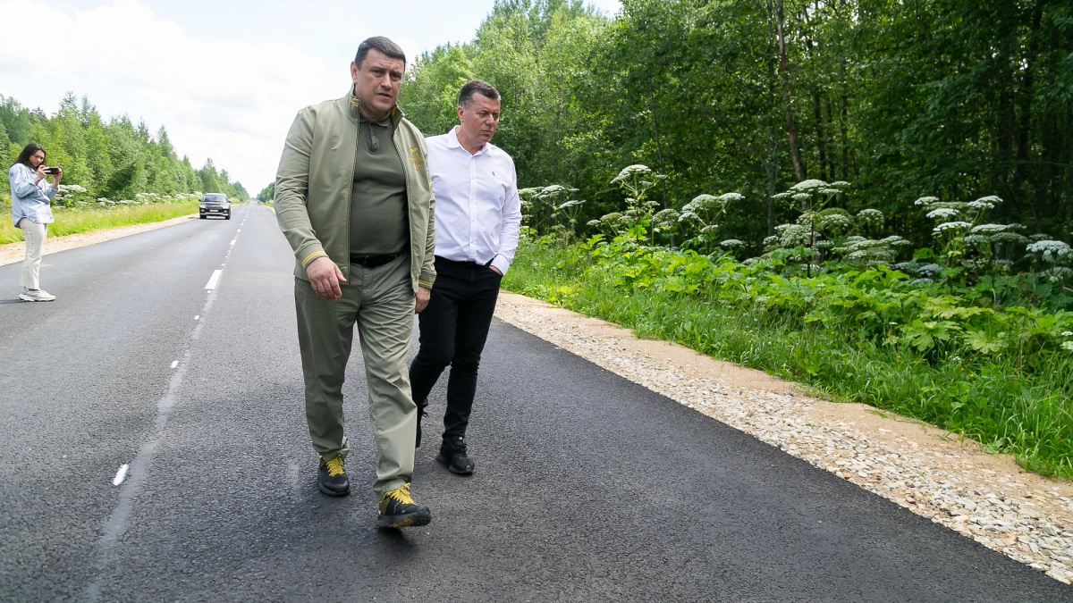 Председатель правительства Коми Дмитрий Братыненко проинспектировал строительство 12‑километрового участка трассы Летка – Прокопьевка