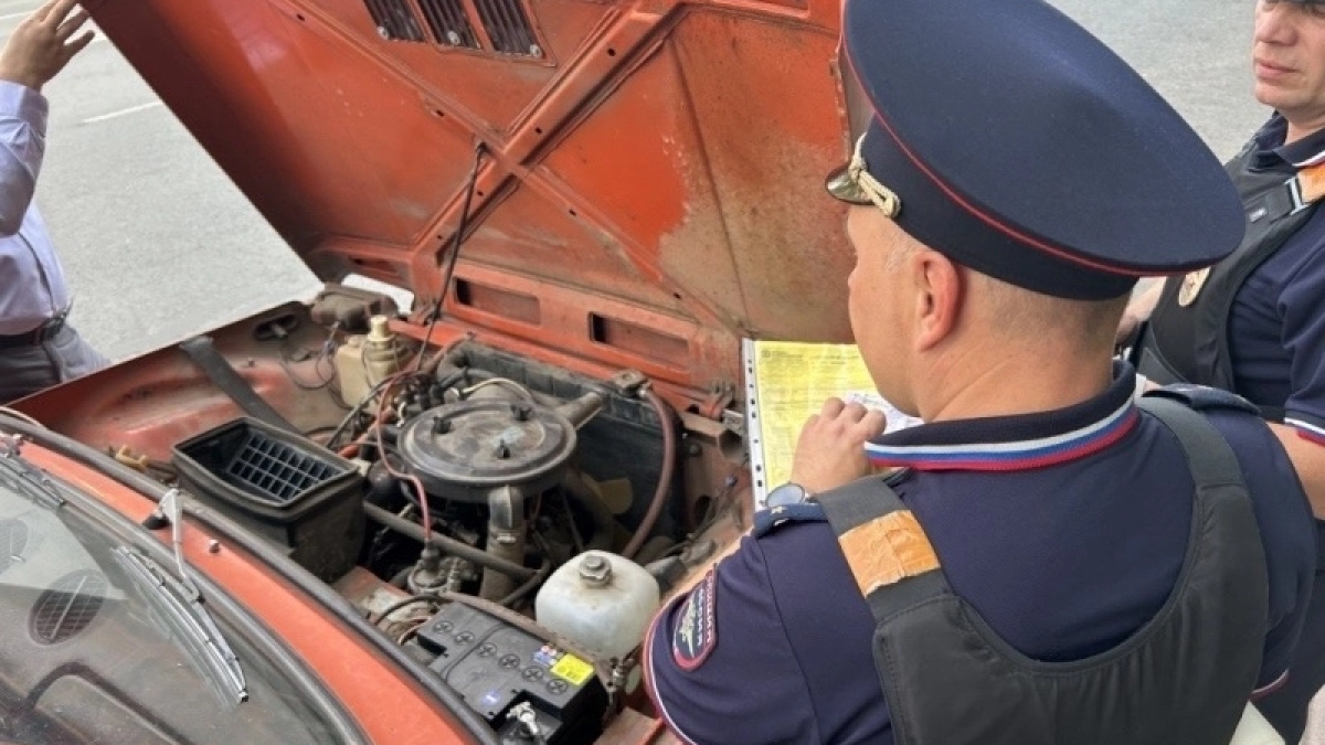 В Сыктывкаре прошла проверка автомобилей: под прицелом — заниженная подвеска и ксенон