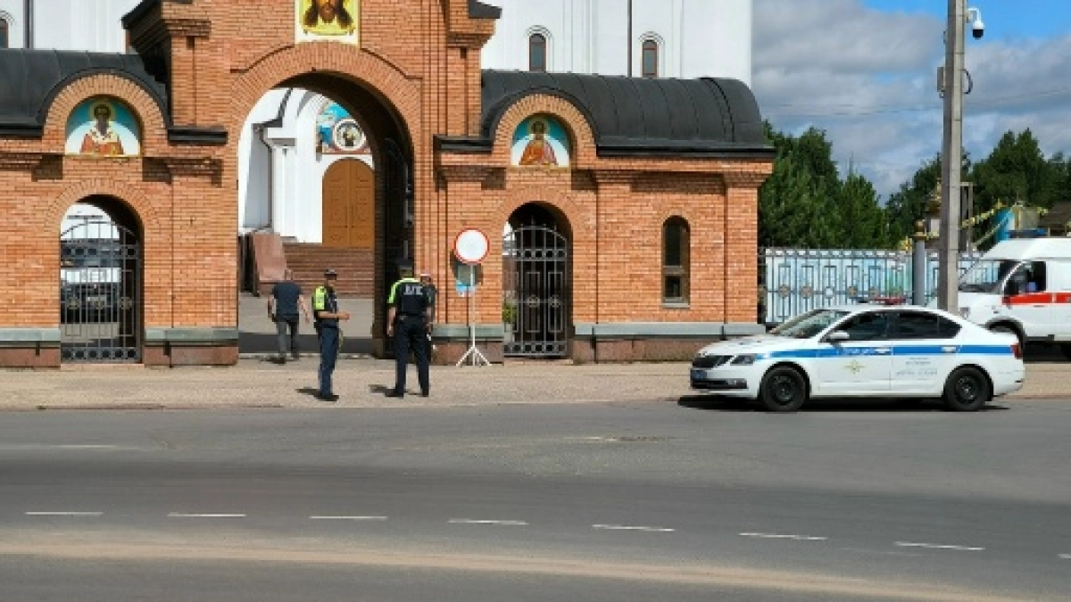 18-летний питбайкер попался сотрудникам ГАИ прямо в потоке машин в Сыктывкаре
