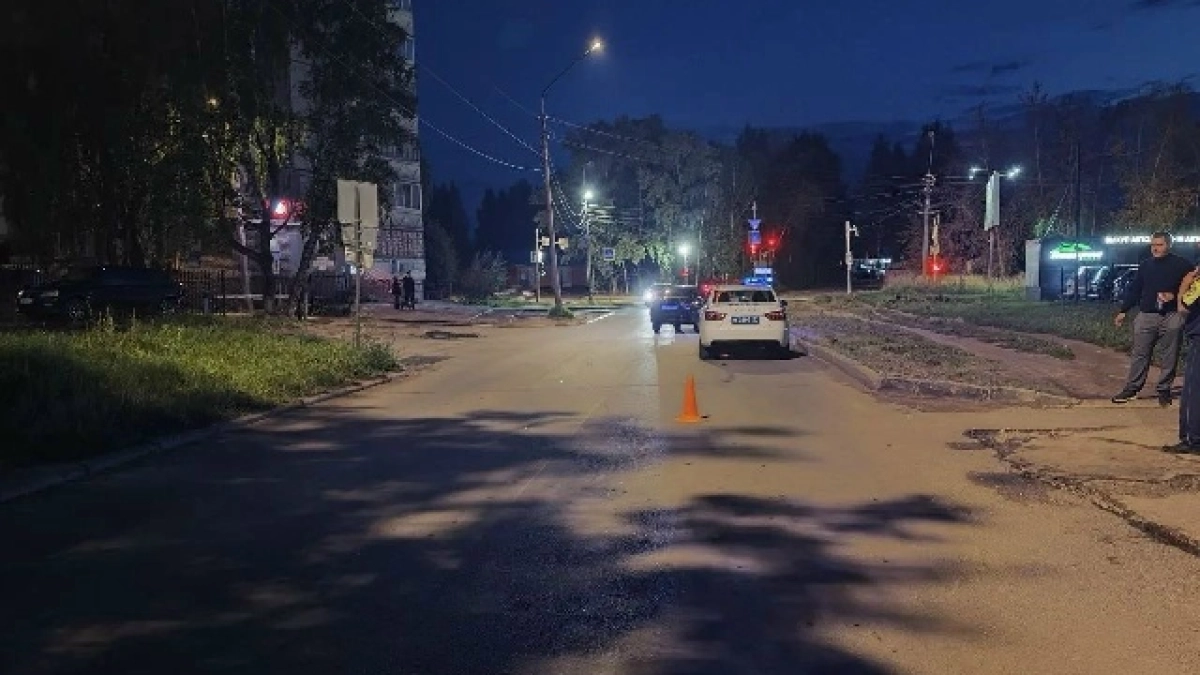В Сыктывкаре водитель Lada сбил 18-летнего велосипедиста