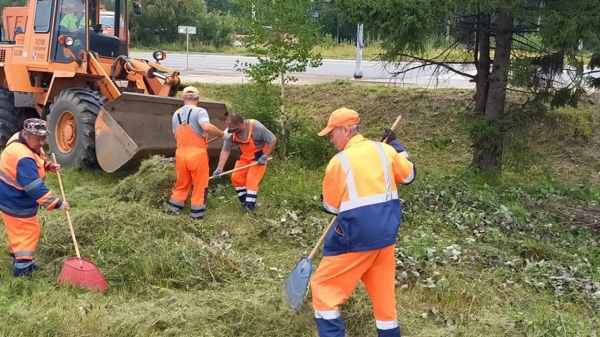 В Сыктывкаре за выходные привели в порядок парки, площади и памятники