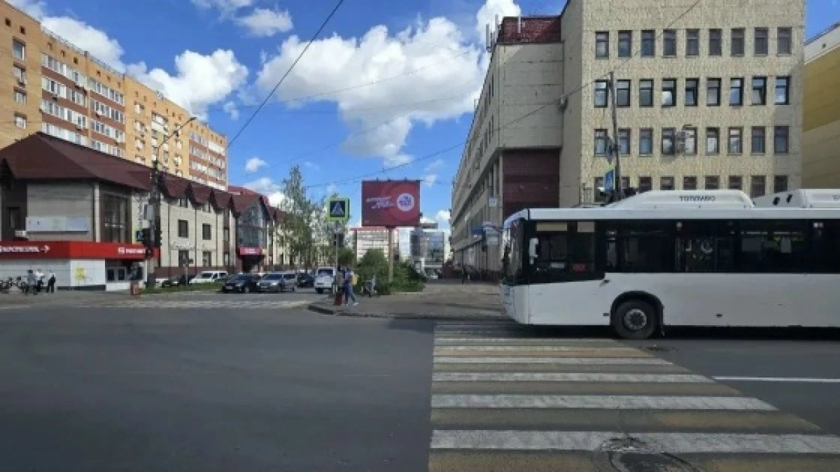 В Сыктывкаре пассажирка автобуса пострадала из-за пешехода-нарушителя