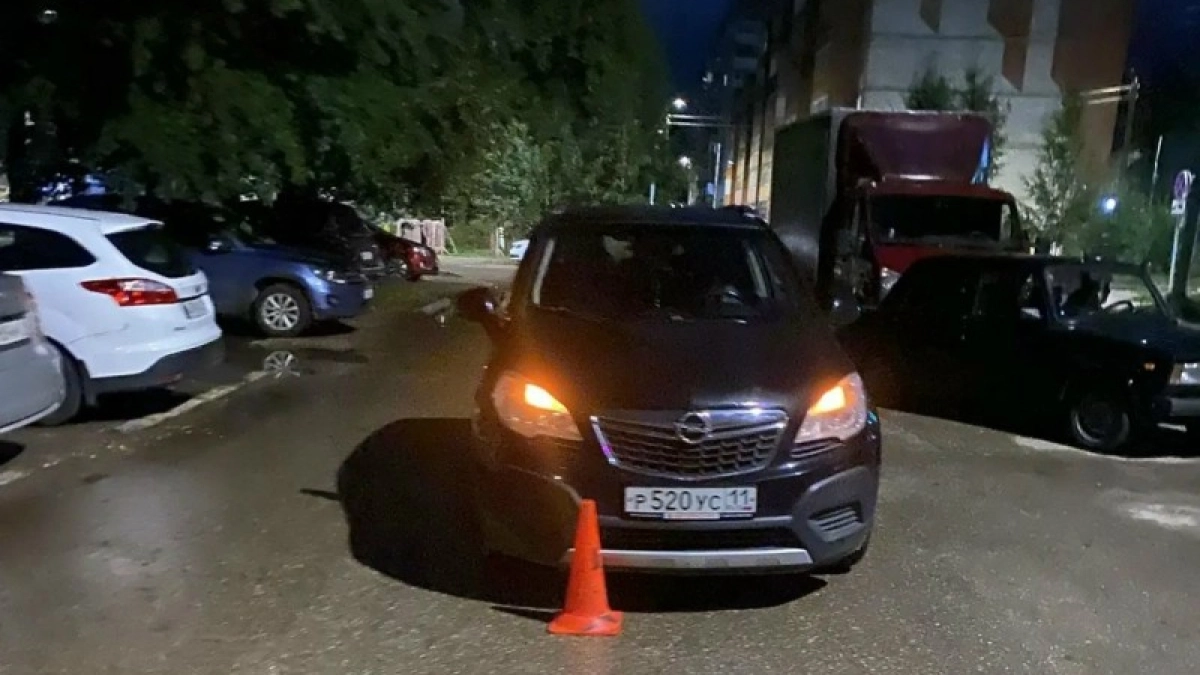 Наезд на шестилетнего ребенка произошел во дворе Сыктывкара
