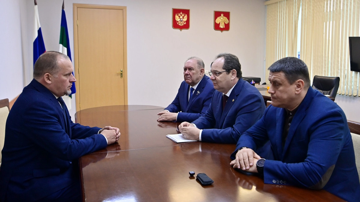 Глава Коми потребовал от подрядчиков и ресурсников ответственного подхода к зимней подготовке Инты
