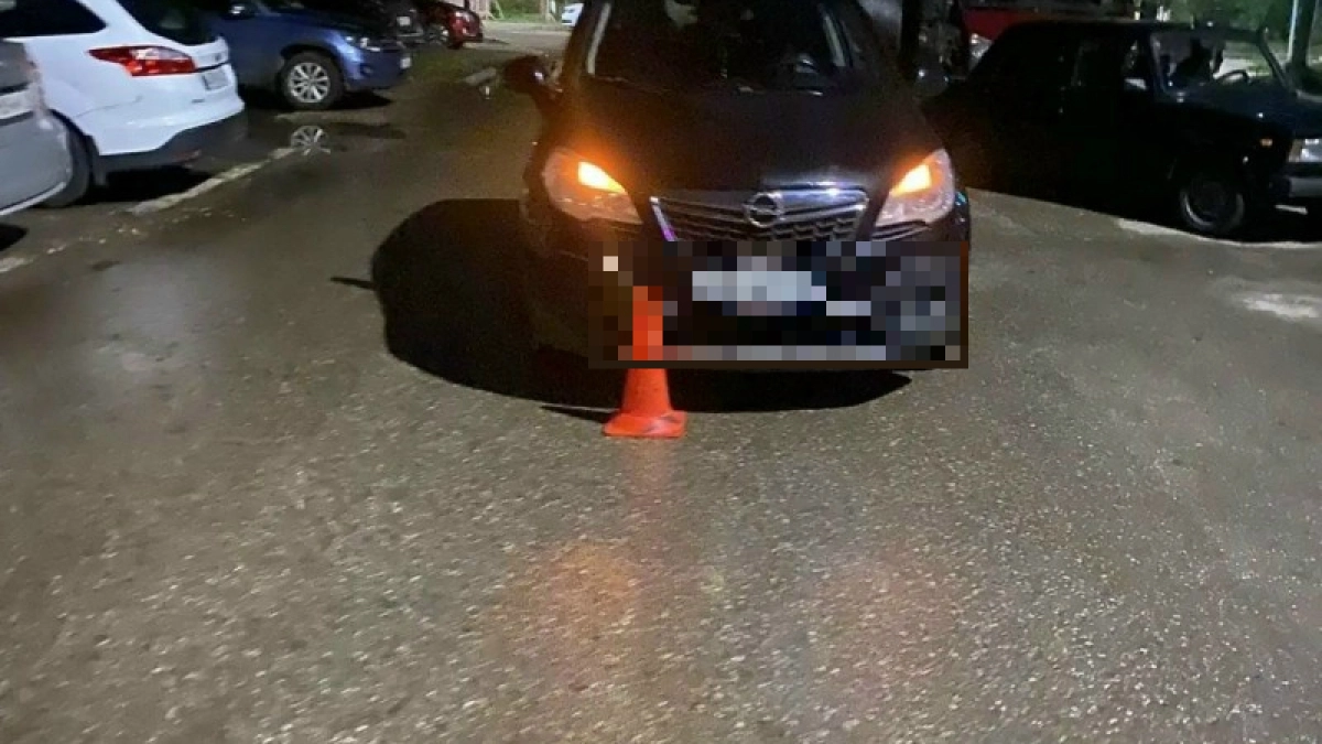 Наезд на шестилетнего ребенка произошел во дворе Сыктывкара