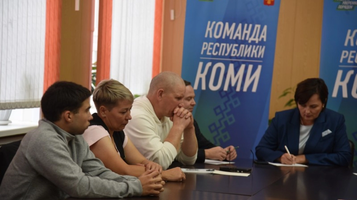 Министр спорта Коми поручила проработать реконструкцию единственного спортобъекта в Летке