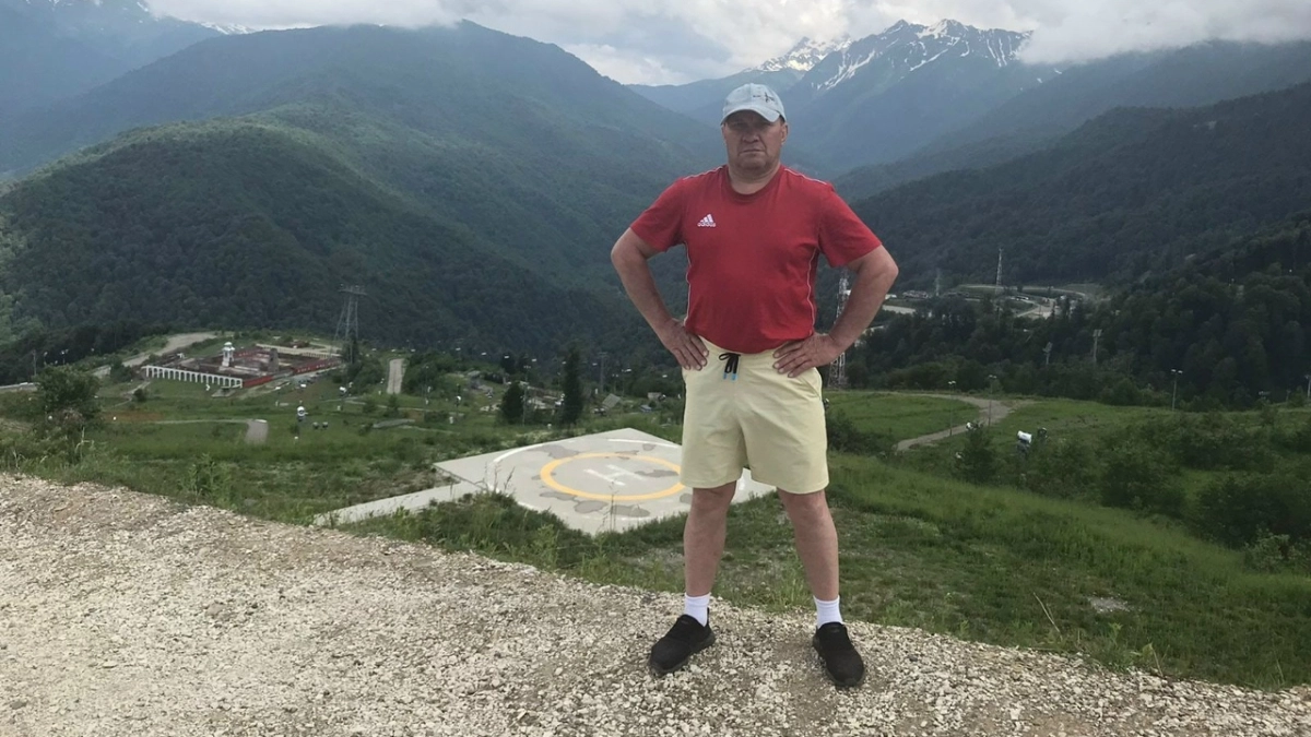 “Главное — не кубки и медали”: история сыктывкарского тренера с 35-летним стажем, который учит мыслить самостоятельно