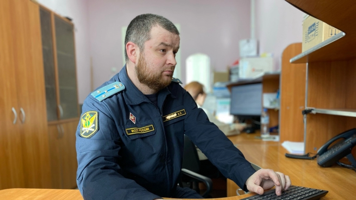 В Коми с подрядчика взыскали полмиллиона рублей за протекающую крышу автомастерской