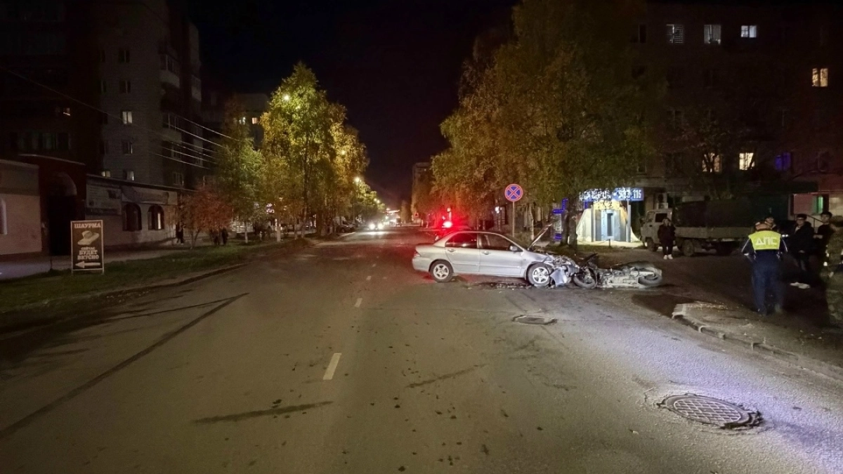 В Коми водитель с небольшим стажем сбил байкера