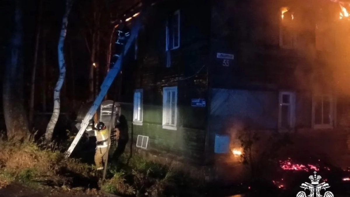 В Коми во время пожара в многоквартирном доме погиб мужчина