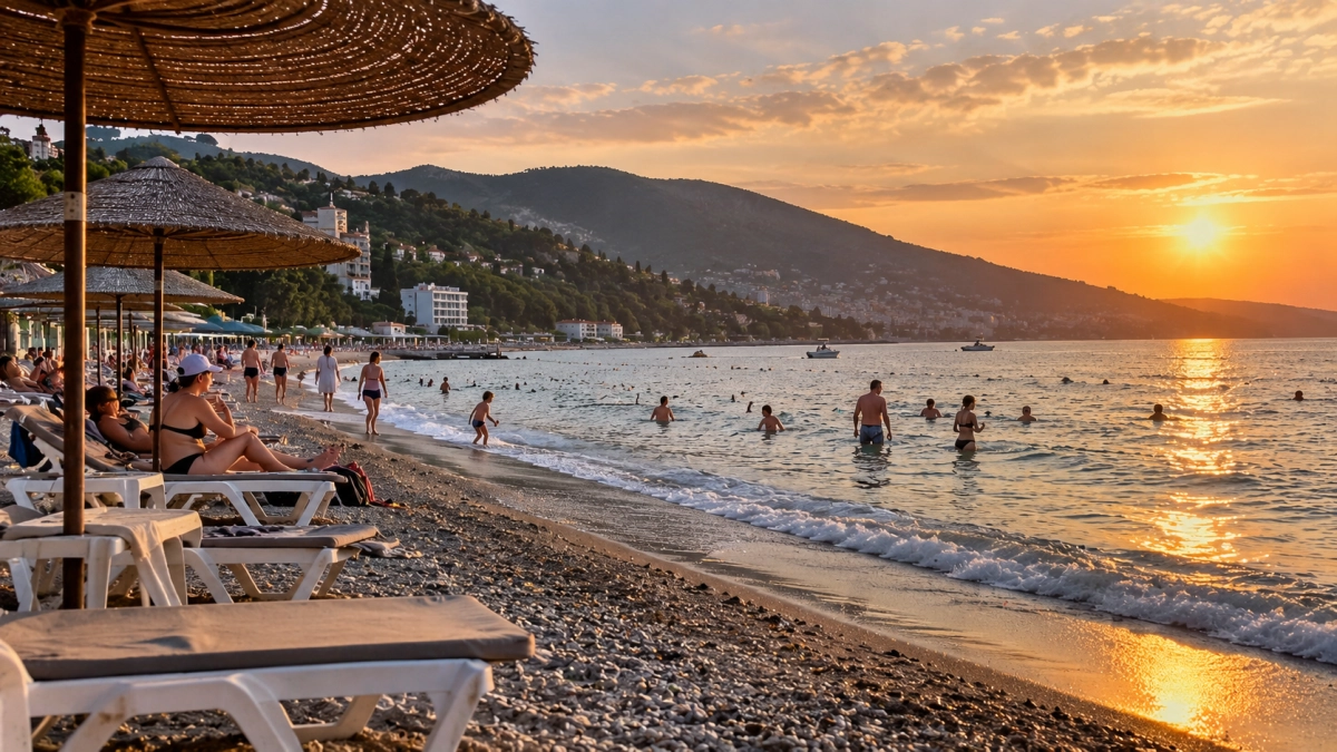 У нас уже куртки, а там +30 °C: 10 недорогих мест у моря на октябрь без толп туристов
