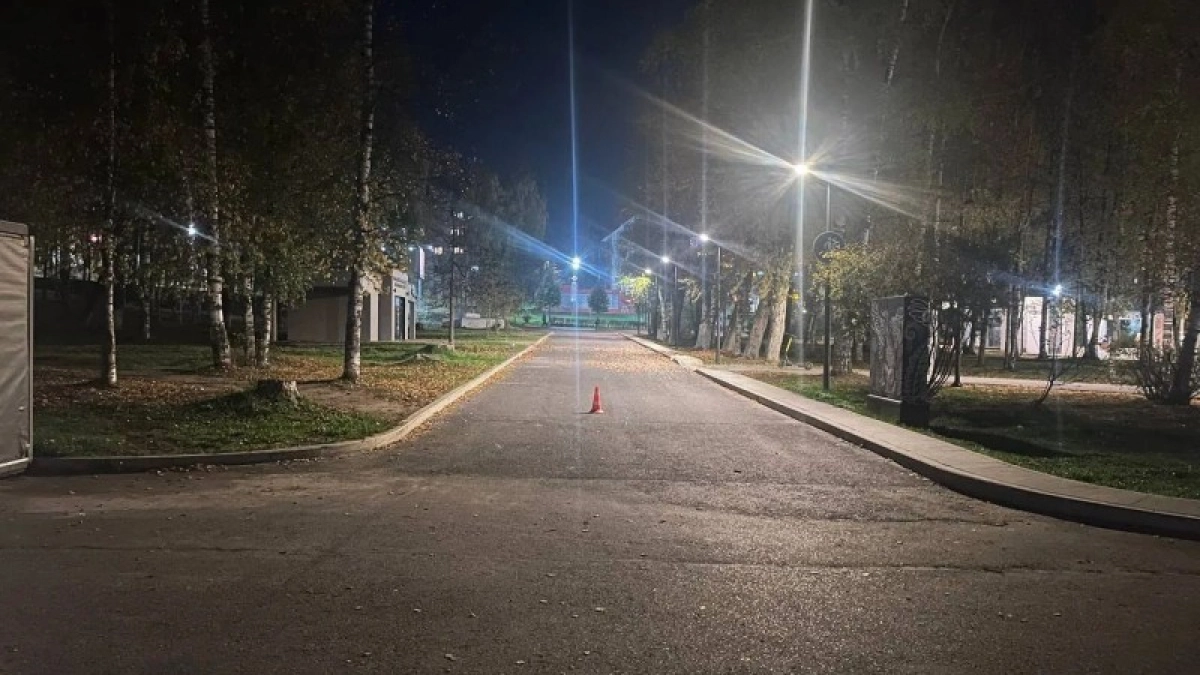 В Сыктывкаре мотоциклист сбил 11-летнего ребенка в пешеходной зоне и скрылся с места аварии
