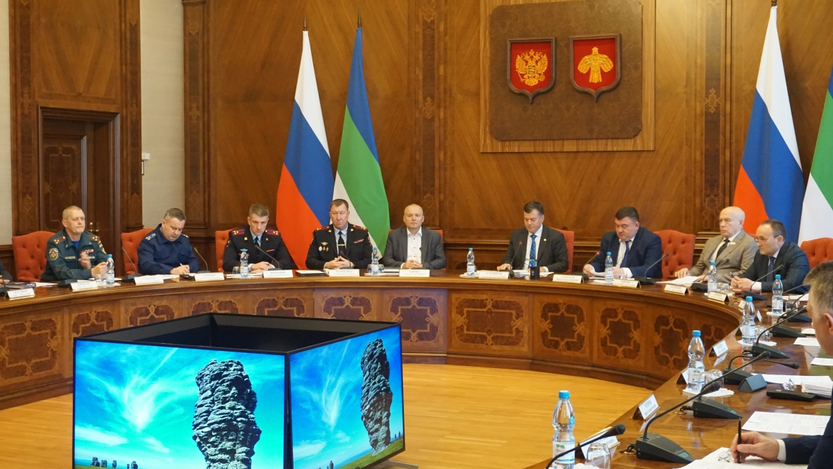 В Коми по поручению Гольдштейна отремонтируют подъезды к 19 образовательным учреждениям