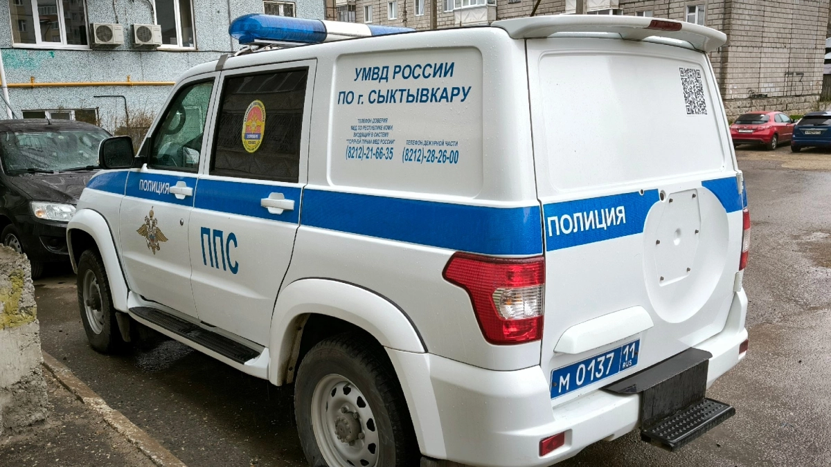 Бдительные граждане помогли задержать курьера мошенников в Коми
