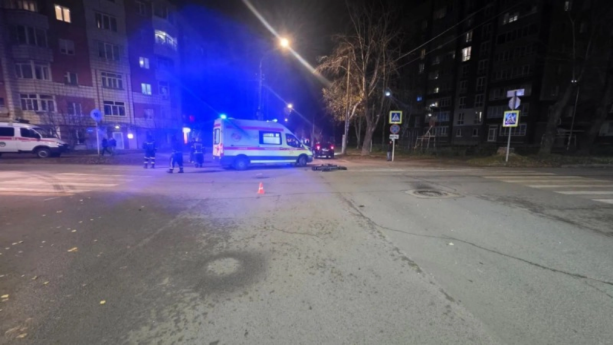 В Сыктывкаре 16-летний водитель электровелосипеда попал в больницу после столкновения с Haval