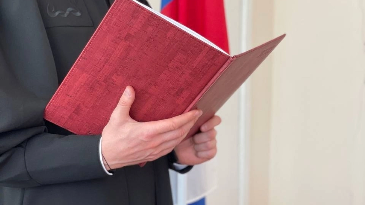В Коми мужчину оштрафовали на 3 тысячи рублей за оскорбление 15-летней дочери