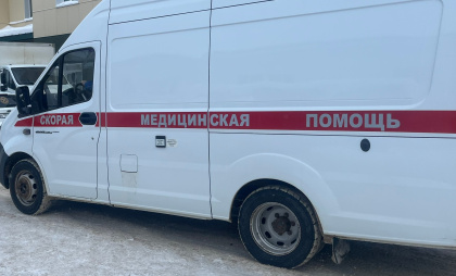 В Сыктывкаре при сходе снега погибла женщина