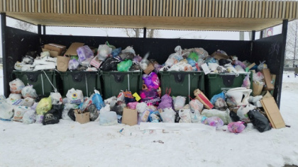 В Коми из-за снежной каши на дорогах не могут вывезти мусор 