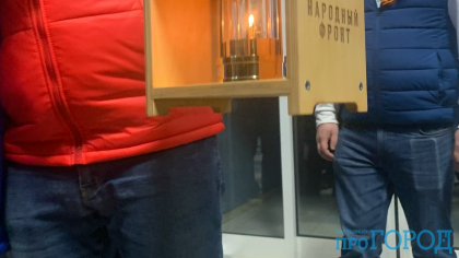 В Сыктывкар впервые привезли частичку Вечного огня из Москвы