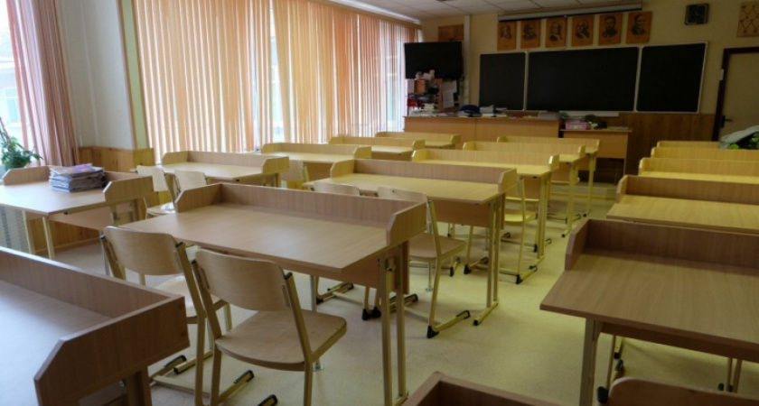 В Сыктывкаре непривитых учителей отстранили от дистанционной работы