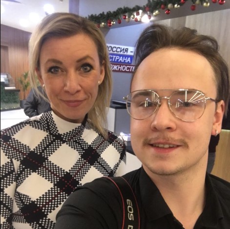 Сыктывкарский журналист пробрался в номер Марии Захаровой