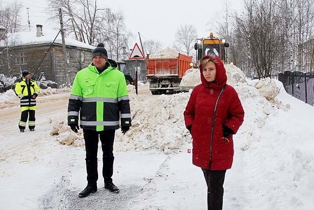 Мэр Сыктывкара лично проверила уборку снега в городе