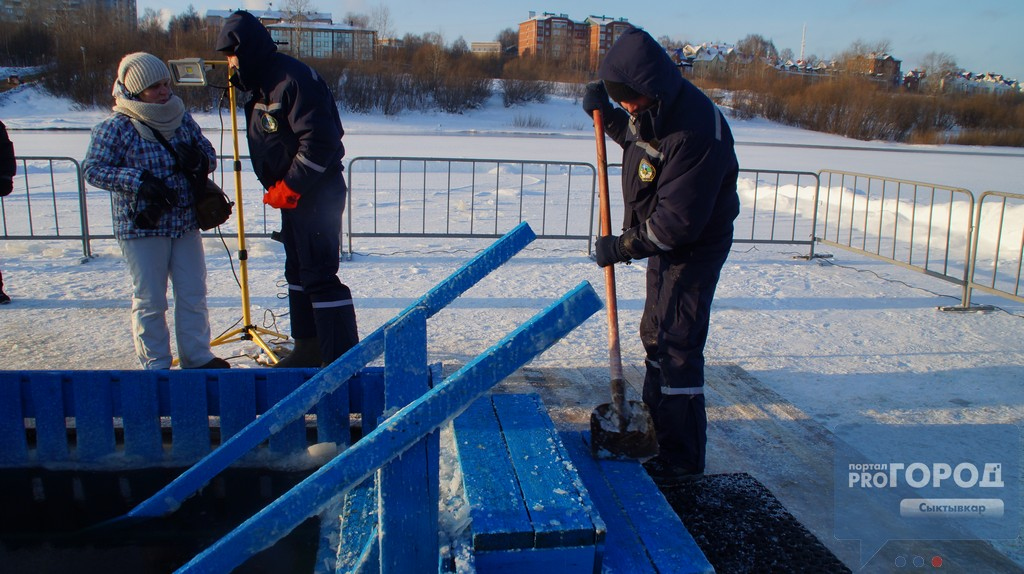 В РПЦ посоветовали не окунаться в этом году в прорубь