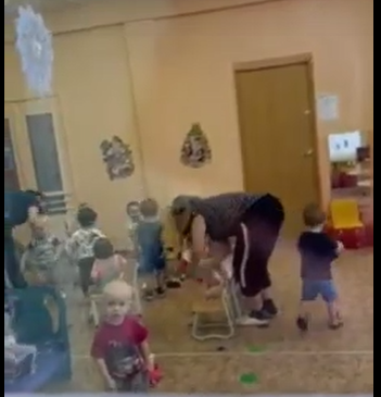 Сыктывкарка запечатлела на камеру издевательства над детьми в детском саду