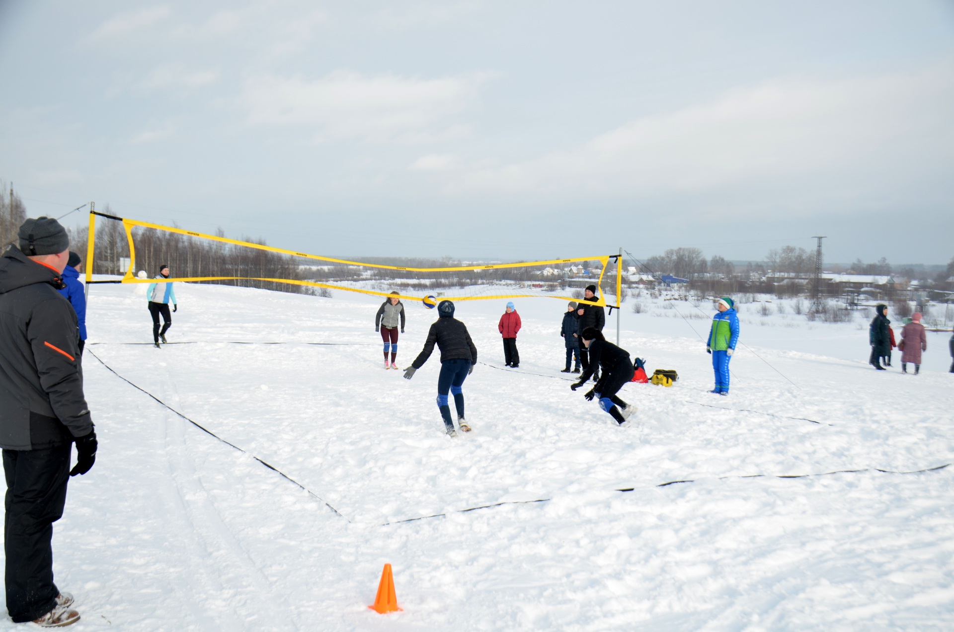 Сыктывкарцев приглашают играть в «Царя горы» и перетягивать «сосиску»