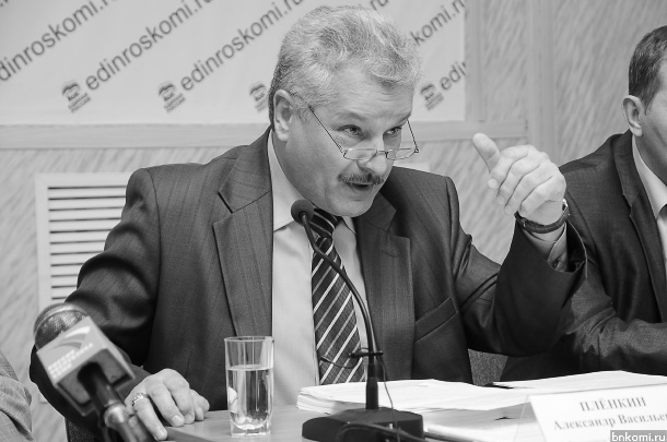 Скончался экс-руководитель жилищной инспекции Коми Александр Пленкин