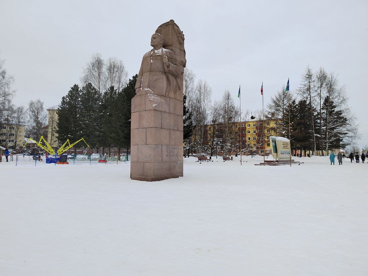 Историк рассказывает: на месте Ленина в Сыктывкаре была арка