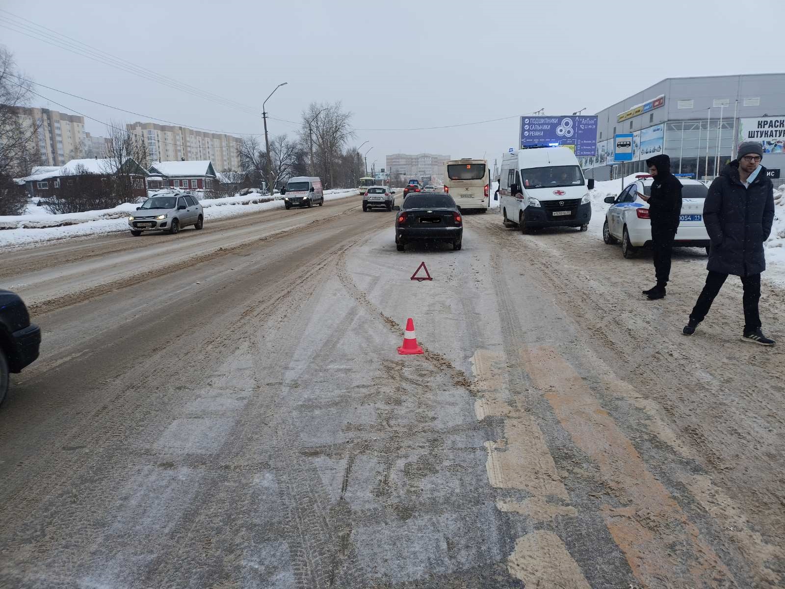 В Сыктывкаре сбили 11-летнюю девочку, которая шла через дорогу