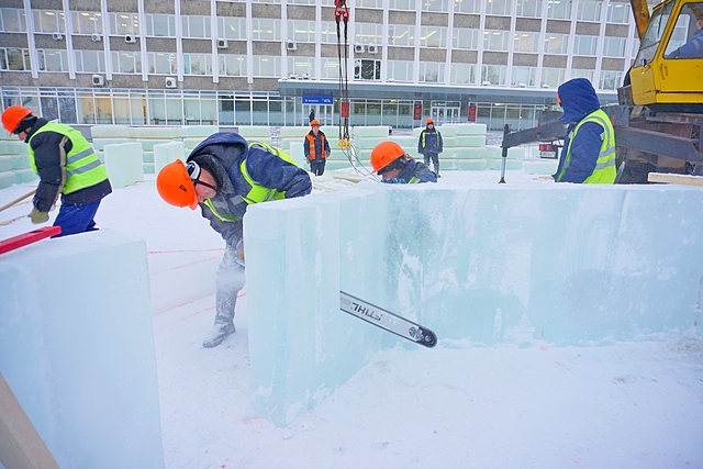 Выяснилось, куда увозят лед от новогодних фигур с площади Сыктывкара