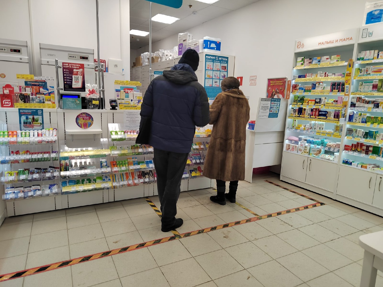 Сотрудники аптек в Сыктывкаре: "Лекарства скупили, у поставщиков их тоже нет".