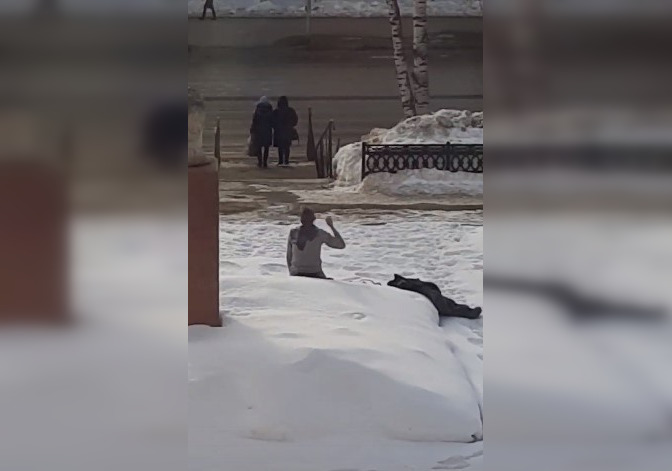 Выяснилось, в каком состоянии находится сыктывкарец, который загорелся у педколледжа