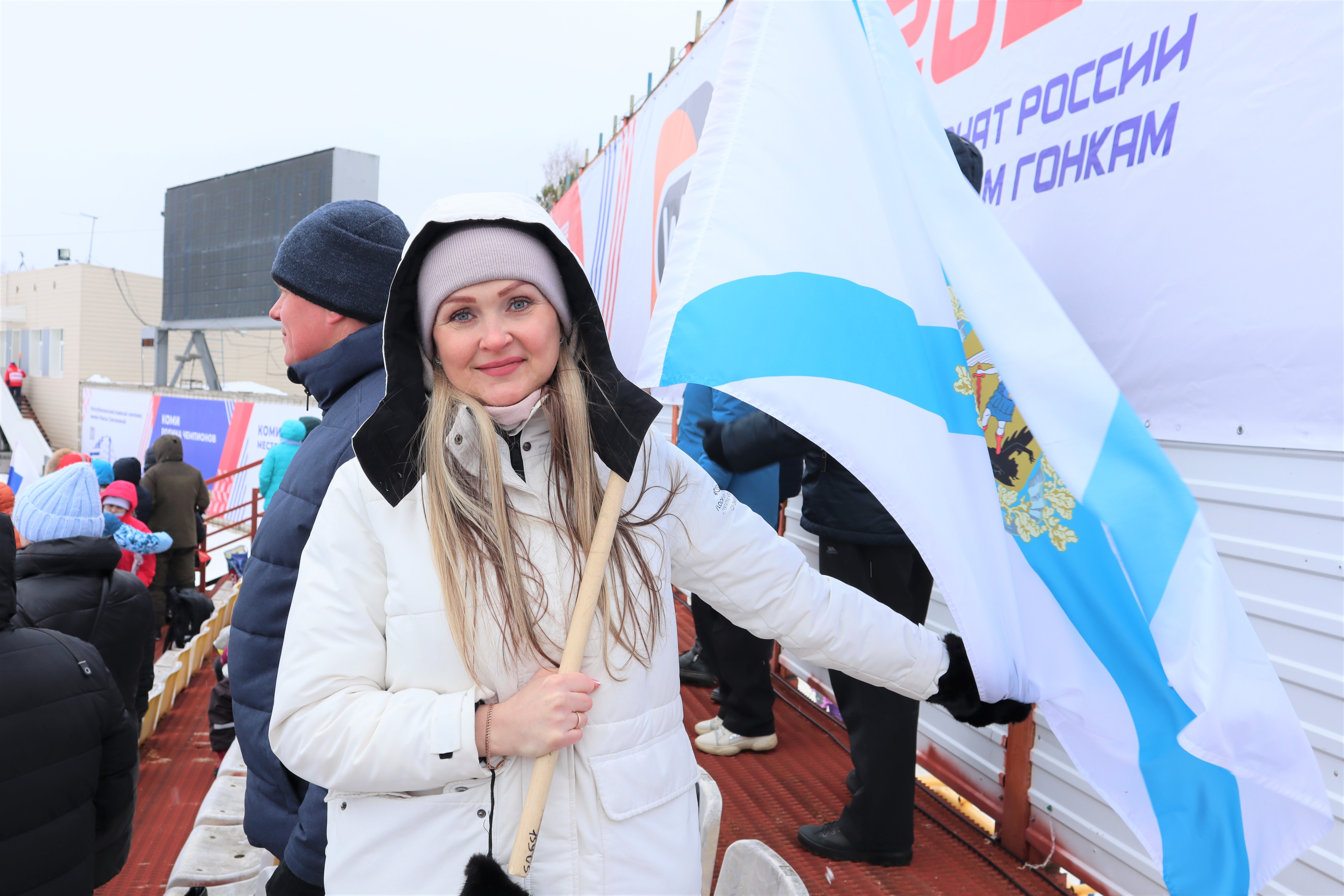 Активные болельщики и олимпийцы: в Сыктывкаре стартовал чемпионат России по лыжным гонкам