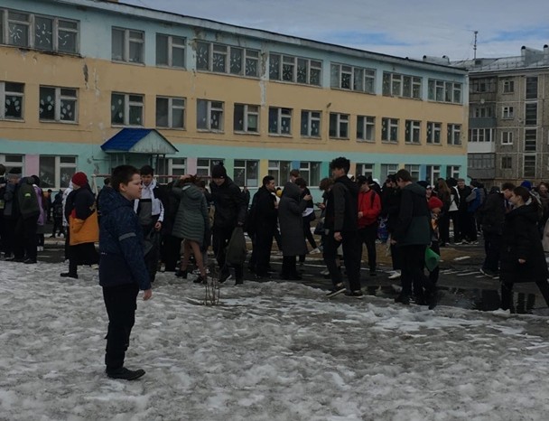В Коми неизвестные сообщили о минировании школы