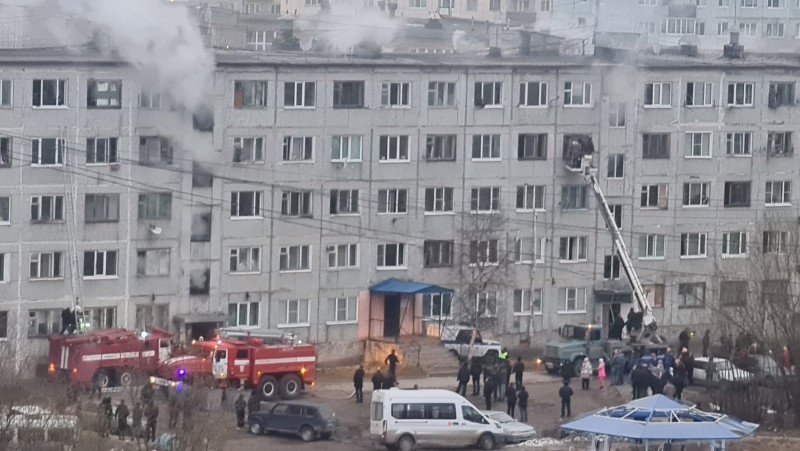 В Коми загорелась многоэтажка, один человек пострадал