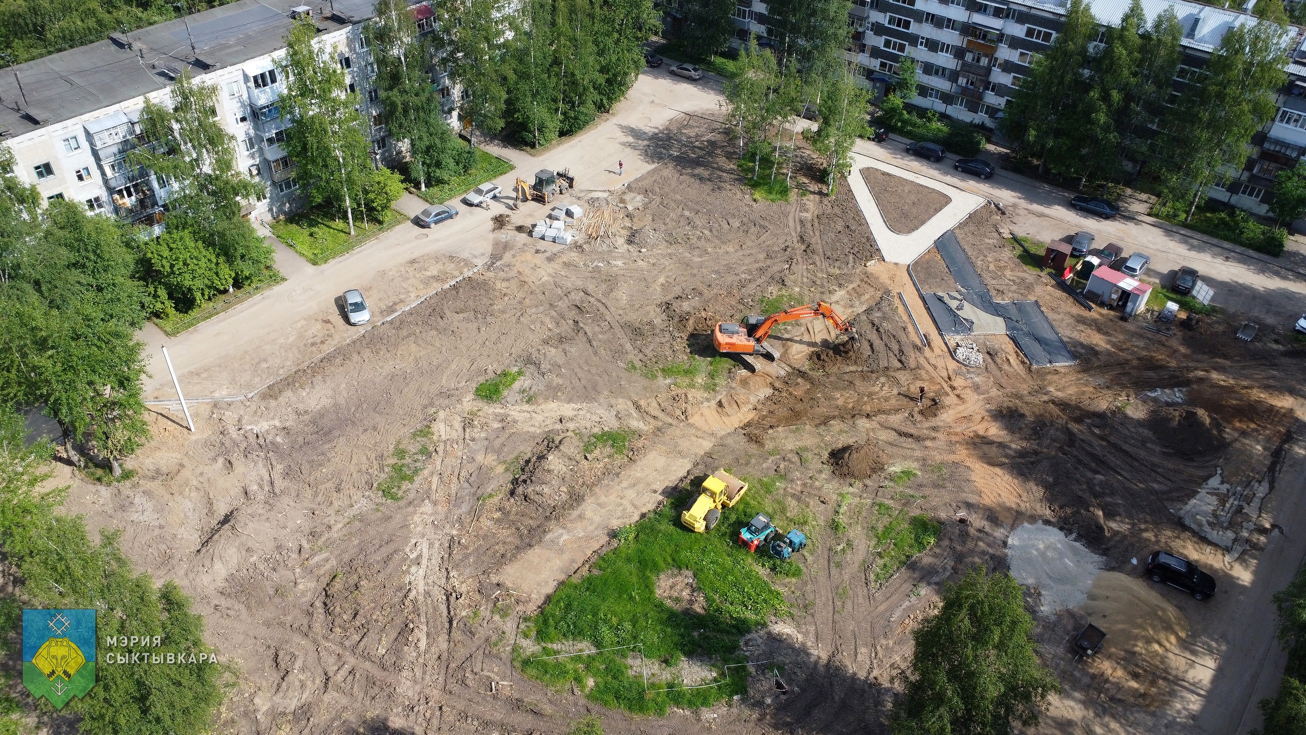 В мэрии Сыктывкара показали, как идет работа над новым сквером