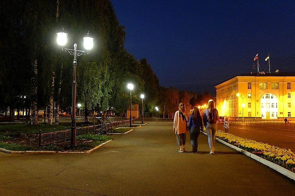 В Сыктывкаре снова включат уличное освещение