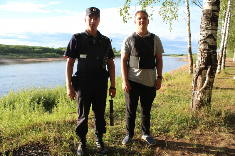 В Сыктывкаре полицейские спасли мужчину, который тонул в реке