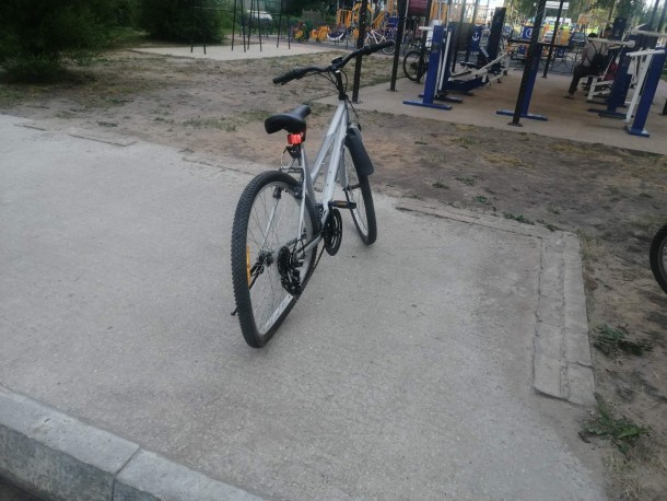 В Сыктывкаре сбили 13-летнюю велосипедистку